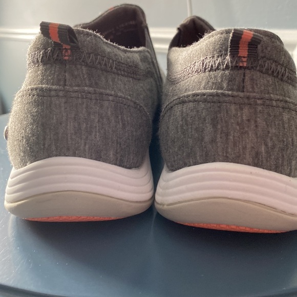 NWT Women’s Grey Comfort Grasshoppers Ortholite Sneakers - Picture 7 of 7